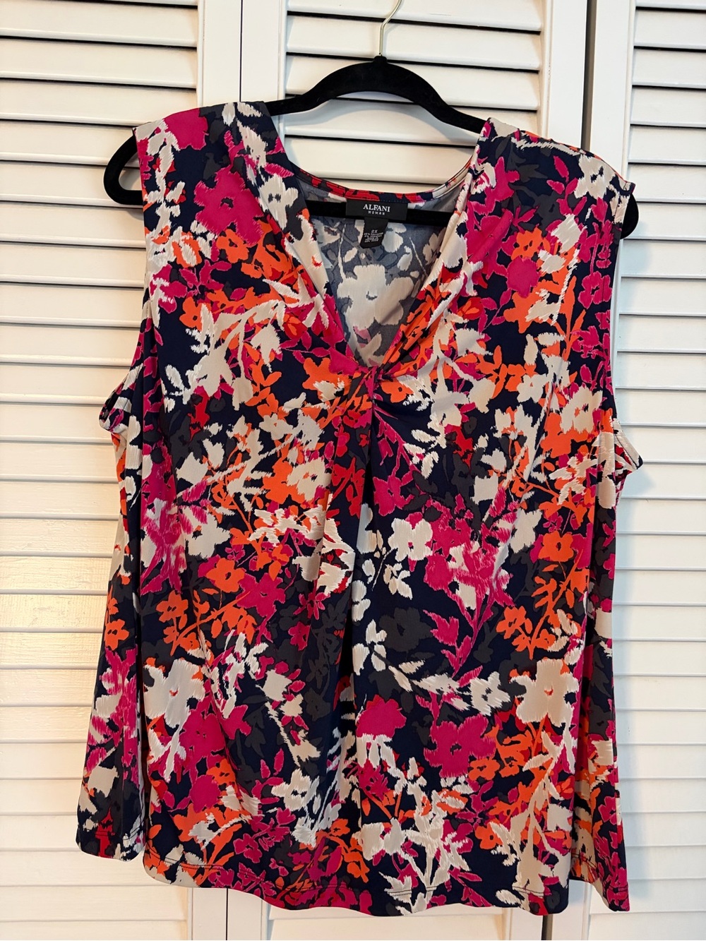 Alfani Women’s Navy Floral Sleeveless V-Neck Top - Pink & Orange Floral